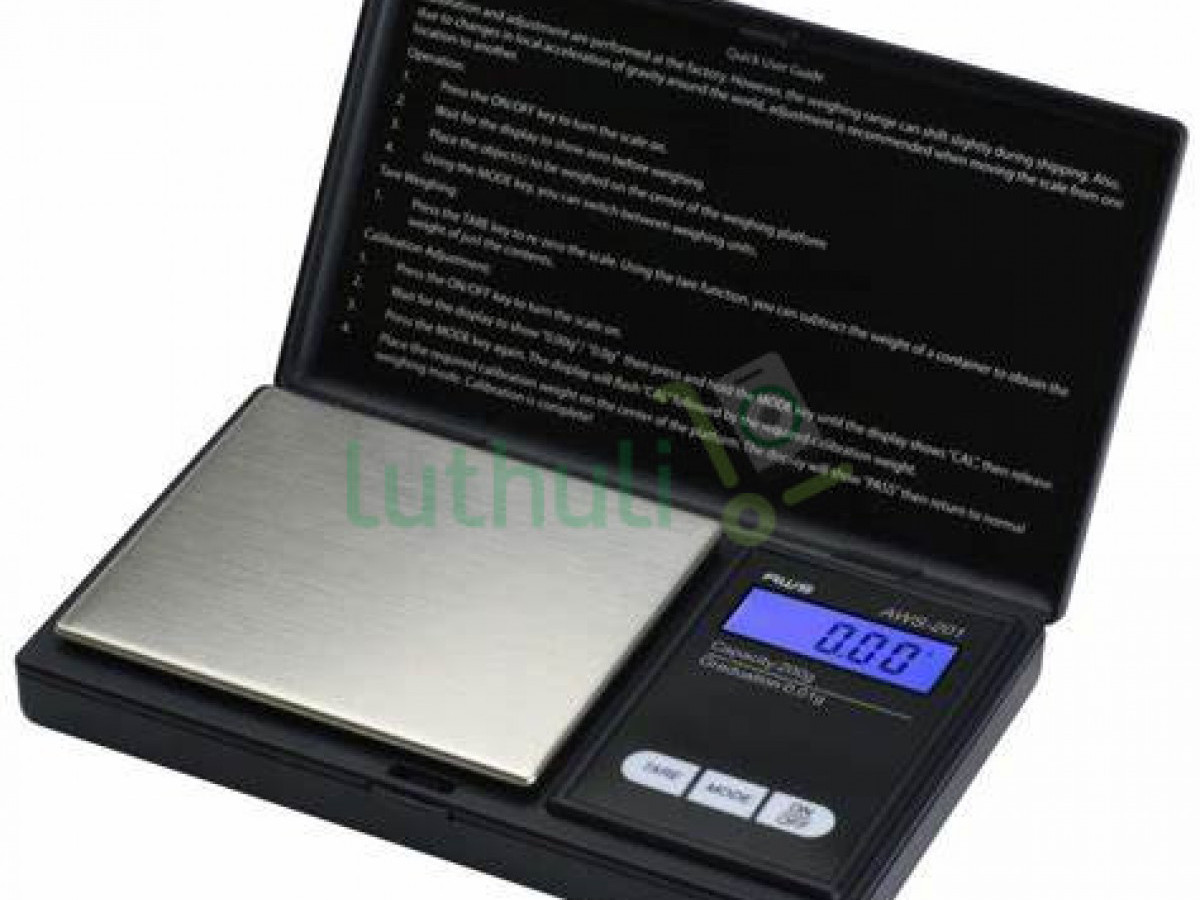 POCKET SCALE WITH 0.01 GRAM RESOLUTION.