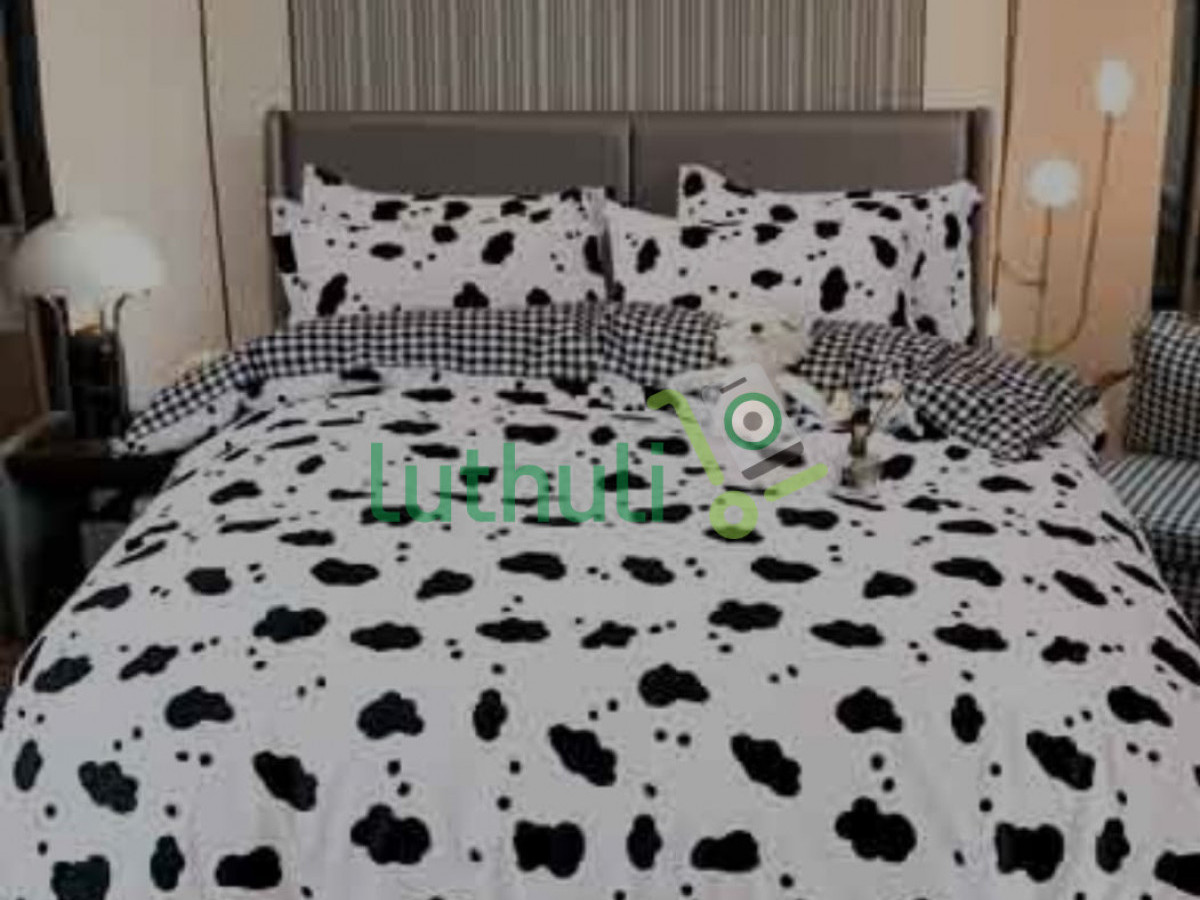 Black White Bed covers