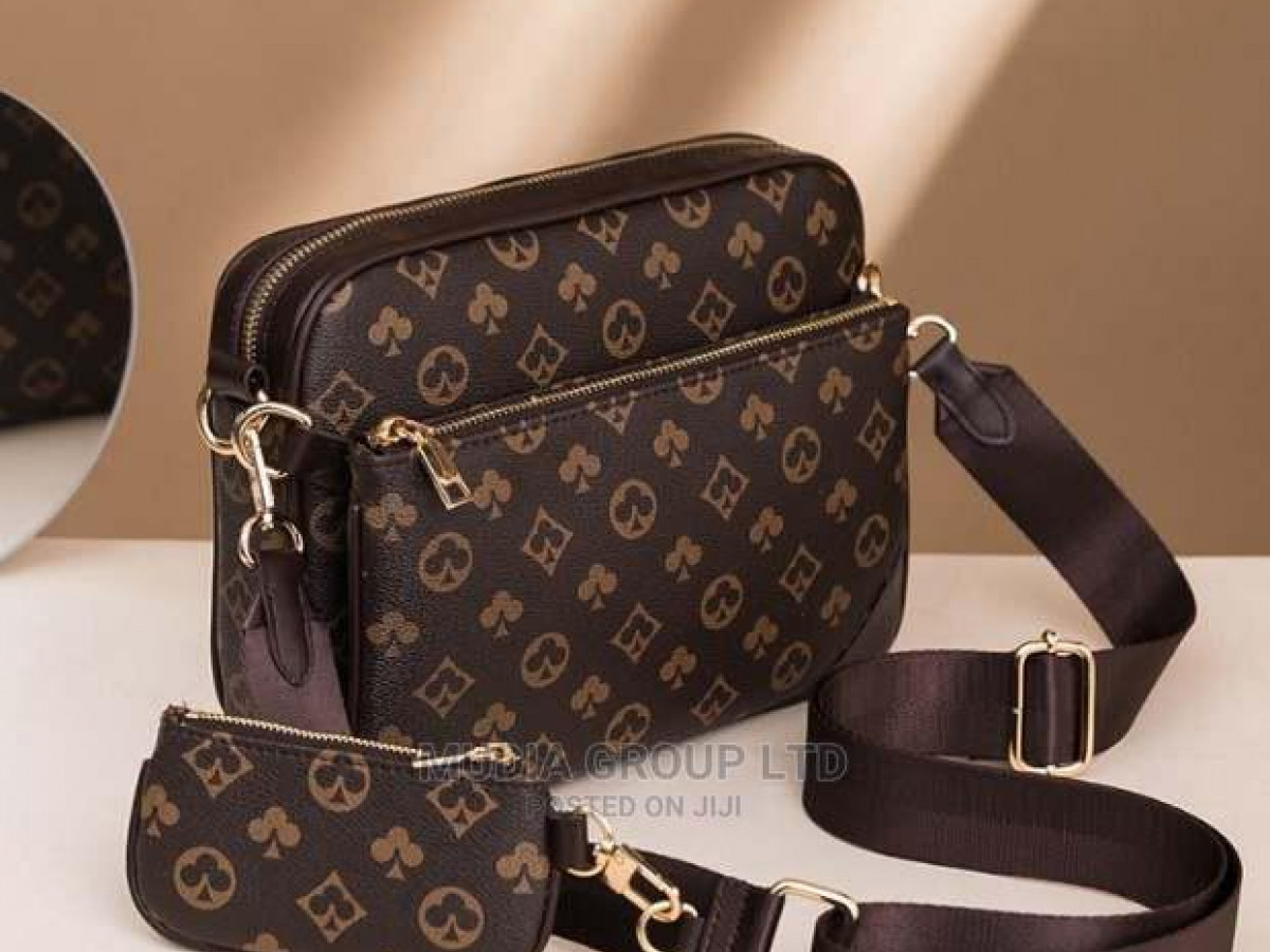 Louis Vuitton Mens Messenger Sling Bag