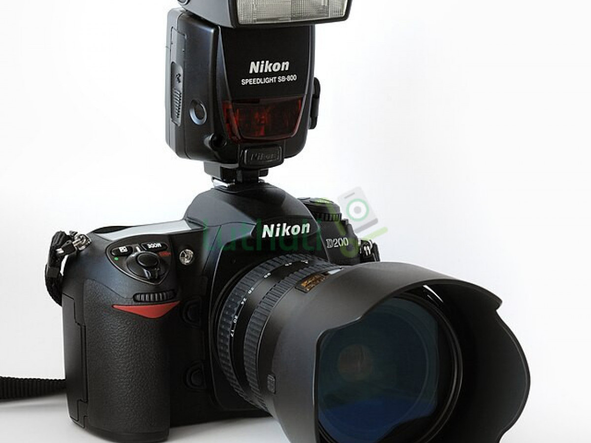 Nikon D70 Digital SLR Camera