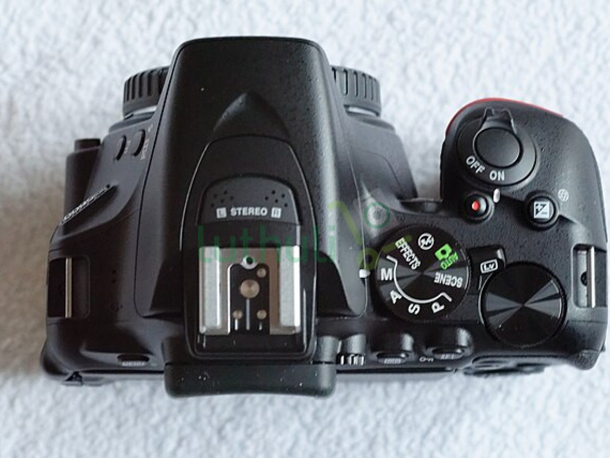 Nikon D5600 DSLR Camera 24.2MP with WiFi/Flip