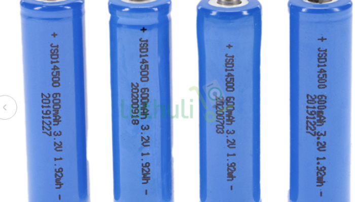 Long-lasting lithium battery packs for solar light