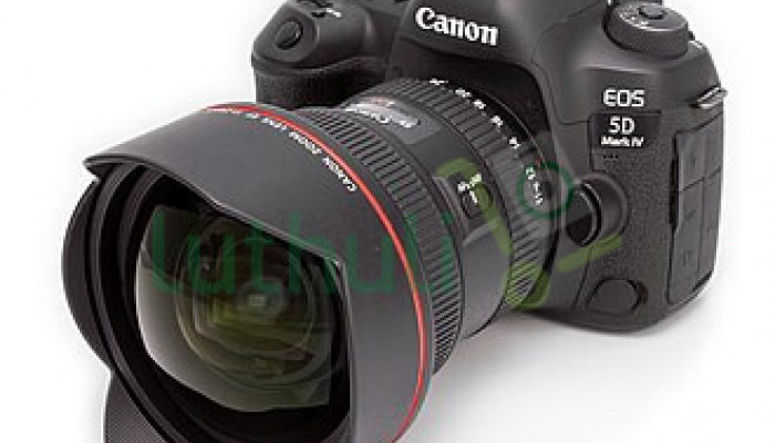 Full-frame Canon DSLR camera for professional photo/videography