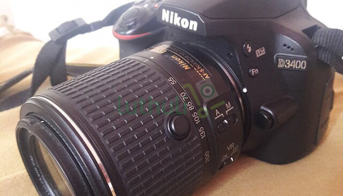 Lightweight Nikon DSLR with HD video and beginner-friendly
