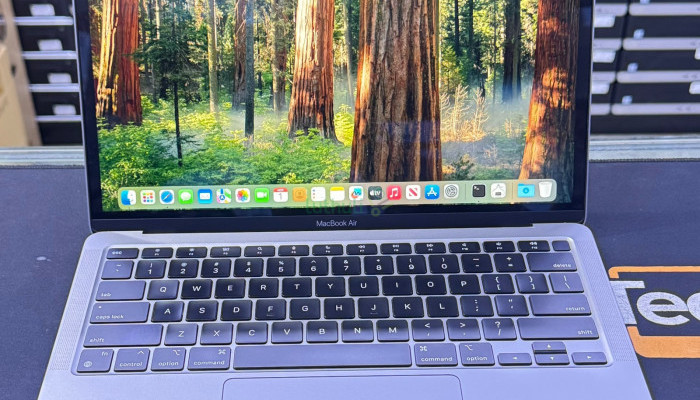 MacBook Air A2337 M1 – 13.3″ Retina Display