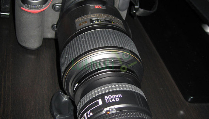 12.3MP semi-professional DSLR with advanced autofocus and rugged