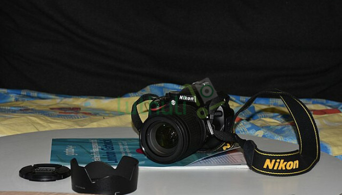Lightweight Nikon DSLR with HD video and beginner-friendly contro