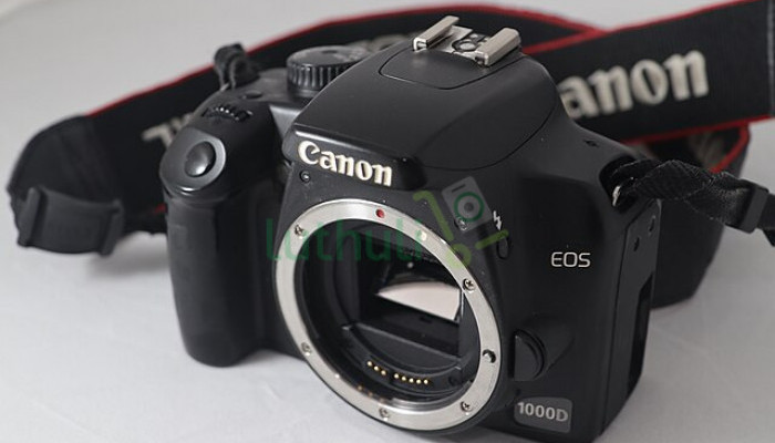 Canon EOS 1000D Digital SLR Camera