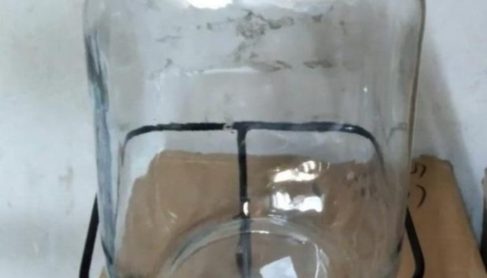 Glass juice/water dispenser